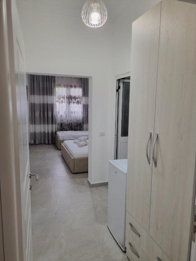 Отель My Holiday House Дуррес Экстерьер фото
